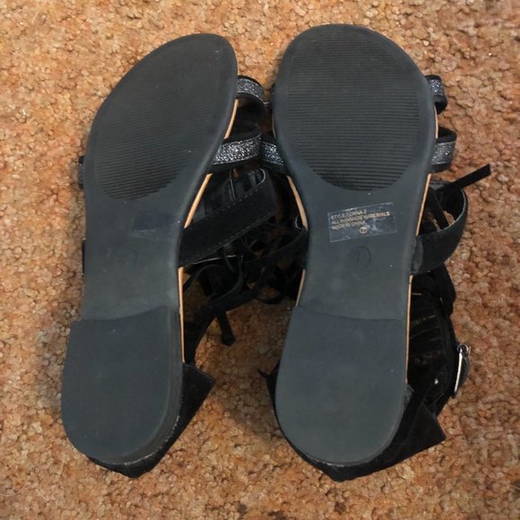 Fringe Forever 21 EUC Gladiator Sandals Black faux Suede Size 7 - Picture 8 of 10
